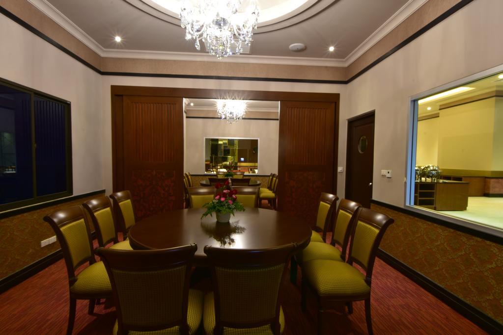 האט יאי Siam Oriental Hotel מראה חיצוני תמונה